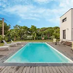 Les Girelles By Interhome Les Issambres