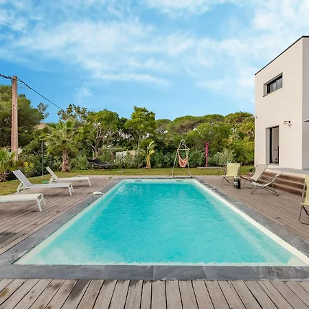 Les Girelles By Interhome Les Issambres