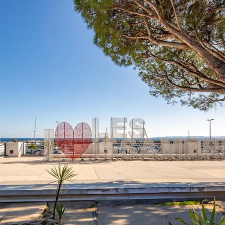 Les Girelles By Interhome Les Issambres